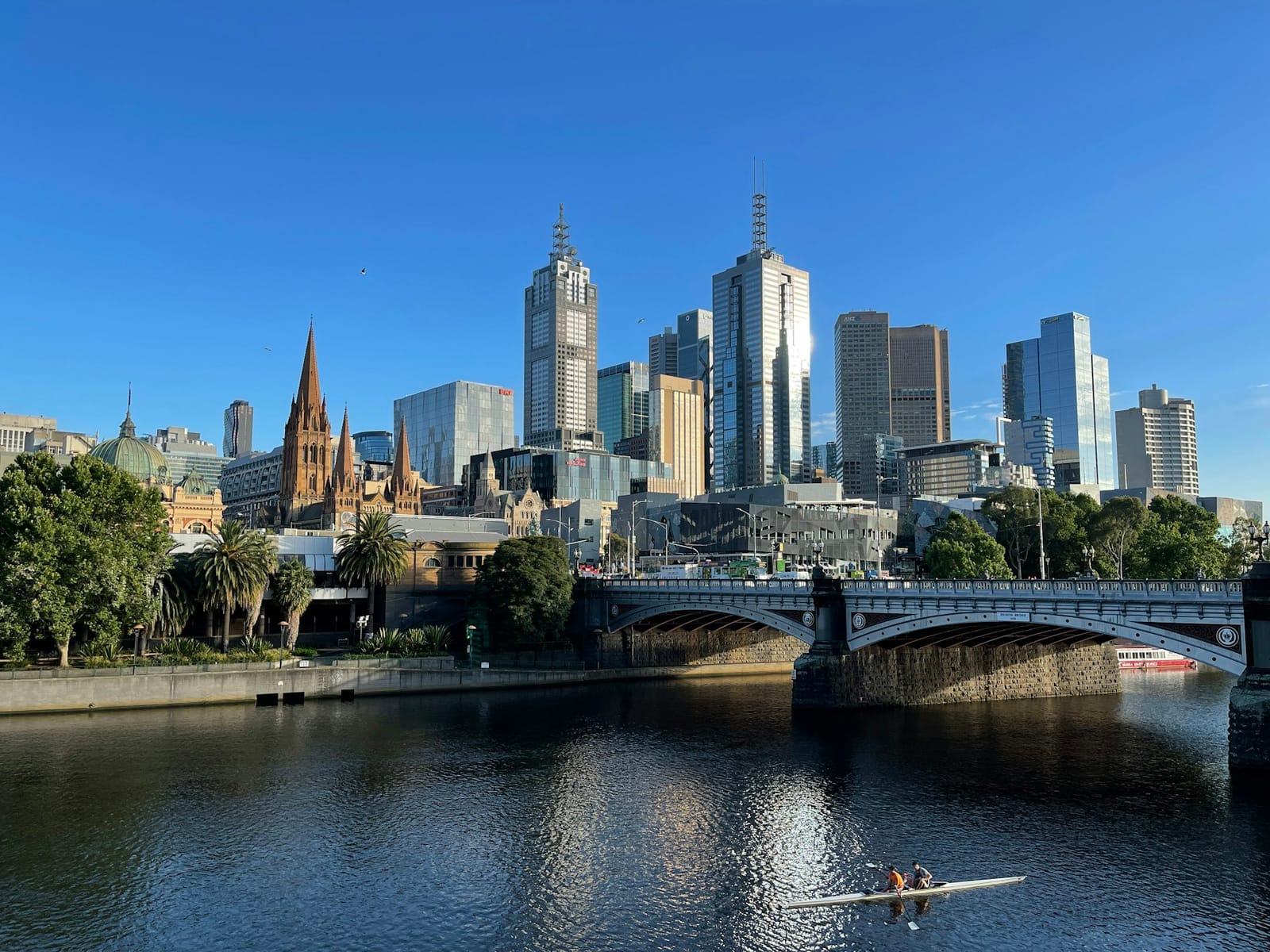 Melbourne city skyline beside the Yarra River