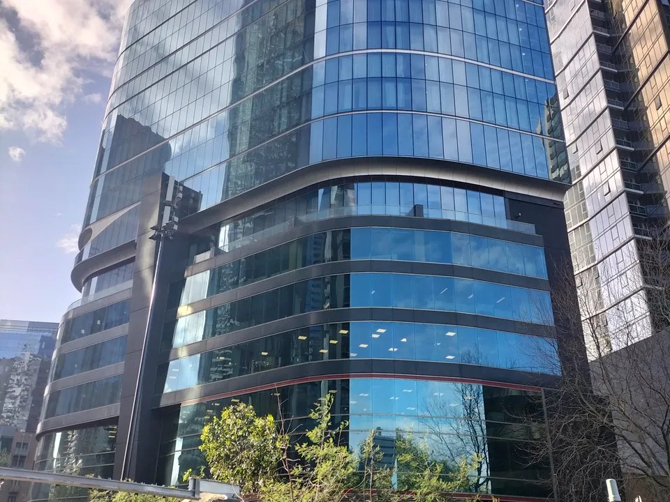 Exterior of Adina Apartment Hotel Melbourne Southbank